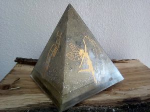 Orgoni cu shungite și hematite contra aparate psihotronice si antene HAARP